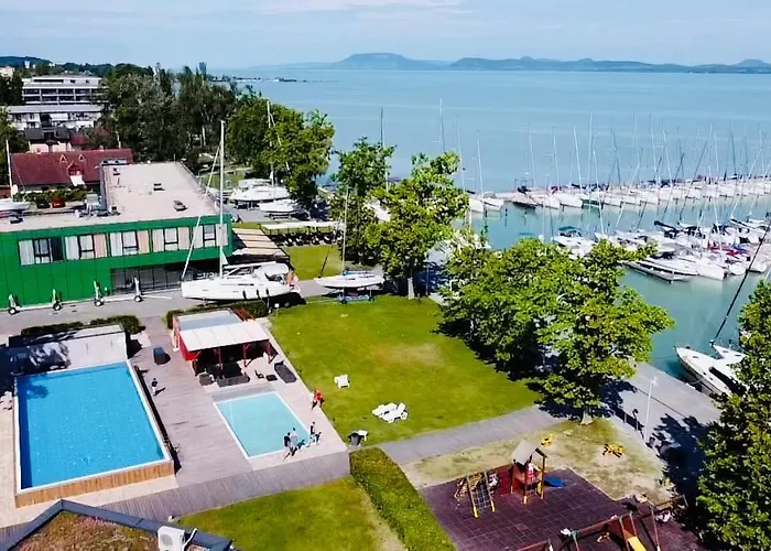 Butique * بالاتوليلّي